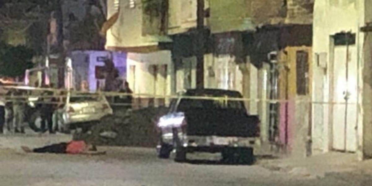 Un hombre y una mujer fueron asesinados esta noche en la colonia San Nicolás.