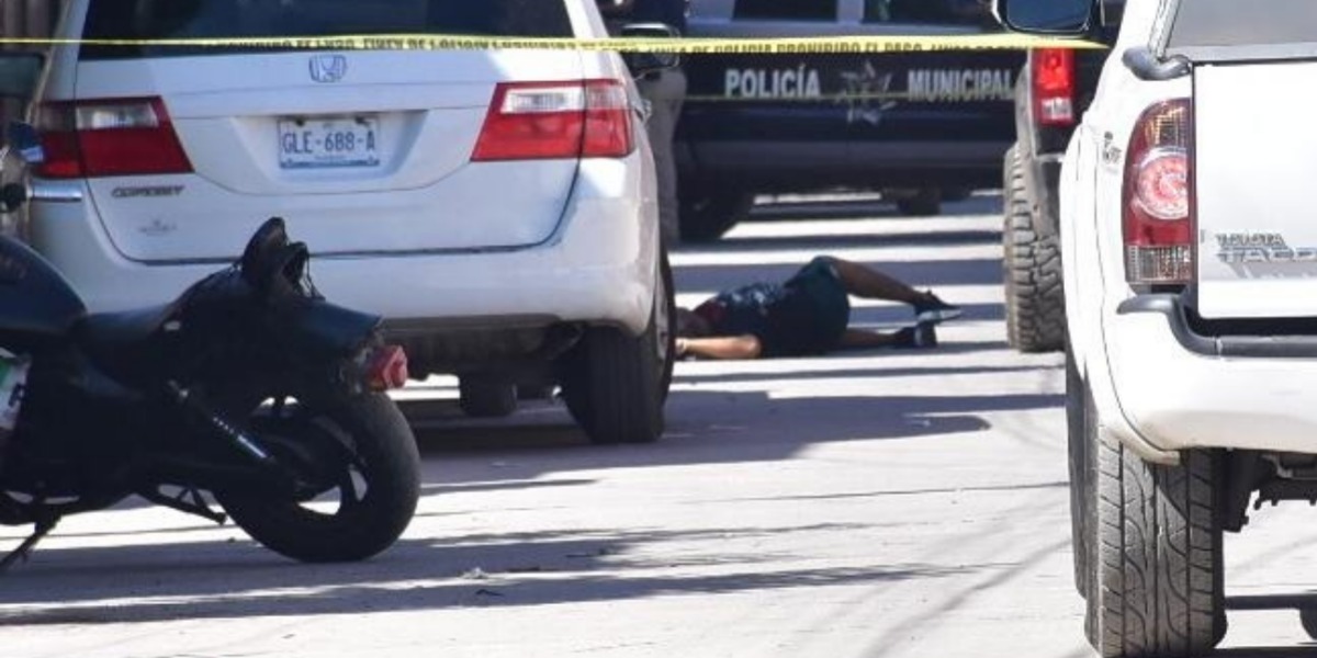 A las 2:30 de la tarde en la calle Lirios esquina con De las Bugambilias la víctima fue atacada a balazos.