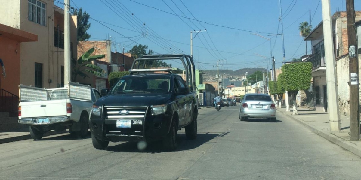 El conductor de una motocicleta disparó contra elementos de Policía Municipal en la colonia León II.