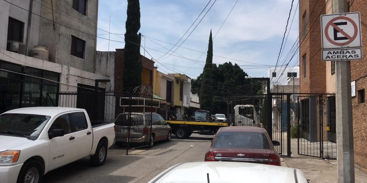 Cuatro personas estaban secuestradas en una vivienda de la privada Santa Andrea, en El Campanario, frente a Hacienda El Rosario