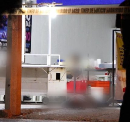 Minutos antes de las 10 de la noche se recibió el reporte del ataque a la central de emergencias 911 en una taquería del bulevar Hidalgo.