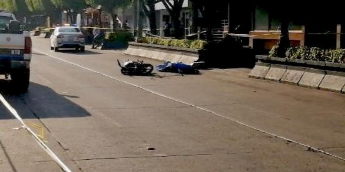 Muere niño atropellado por moto