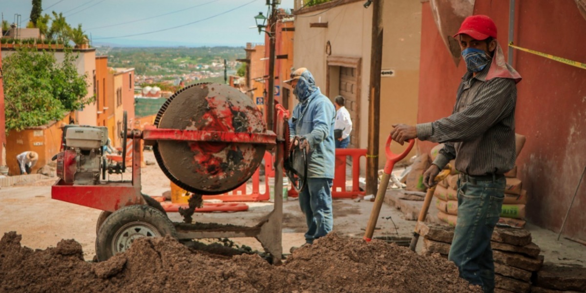 Dan prioridad a peatones en rehabilitación de la salida real a Querétaro