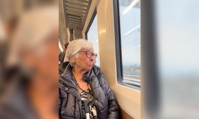 Abuelita se conmueve en viaje en tren