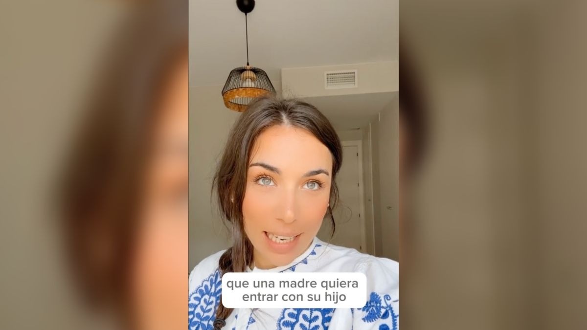 Mamá intenta entrar a entrevista laboral de su hijo