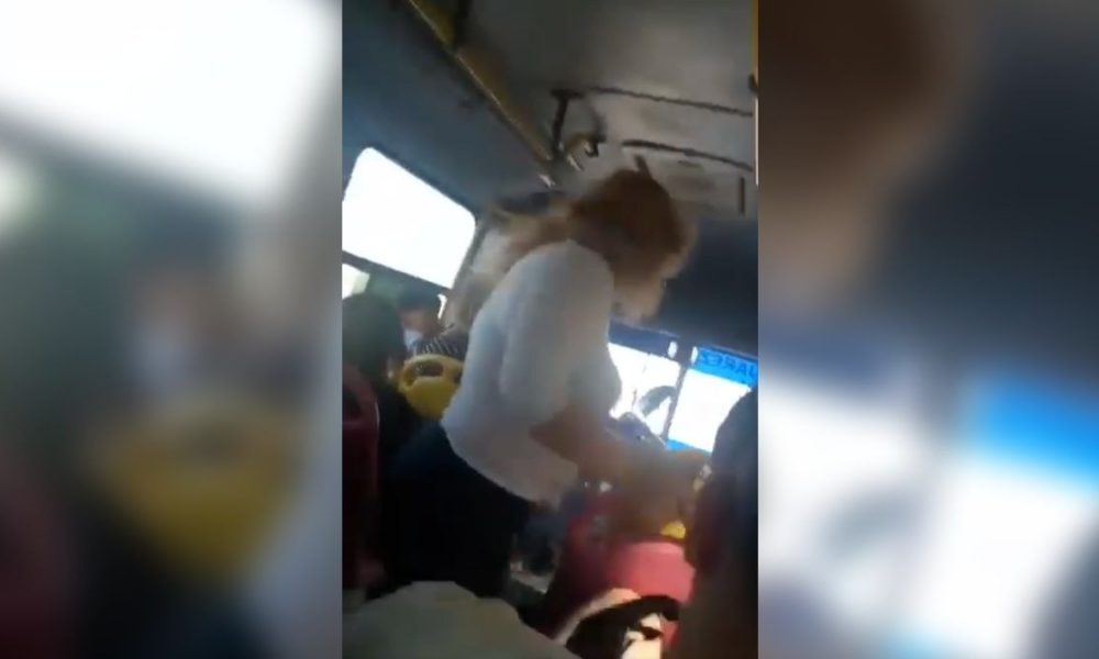 pelea en el transporte público