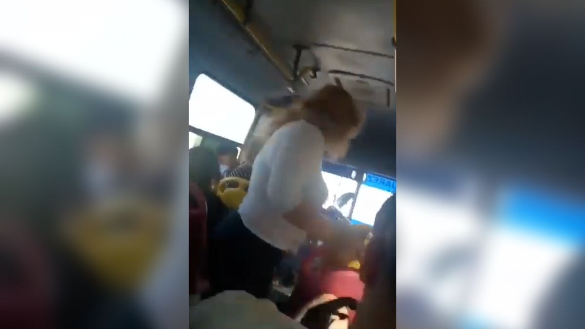 pelea en el transporte público