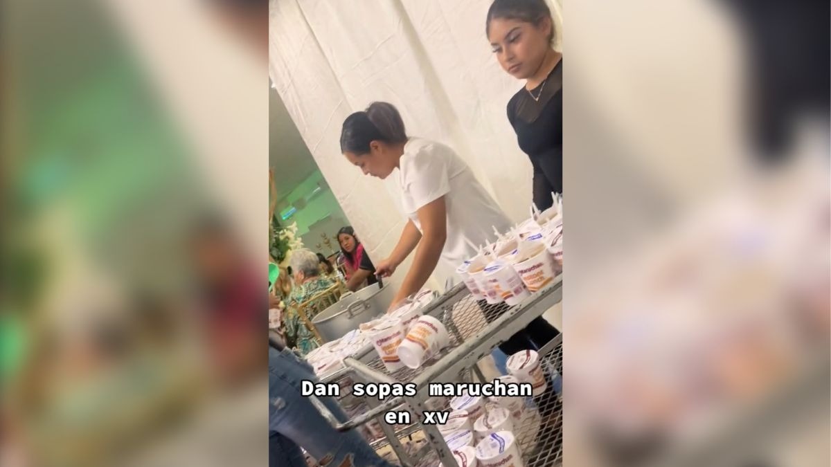 Dan sopas Maruchan en fiesta de xv años