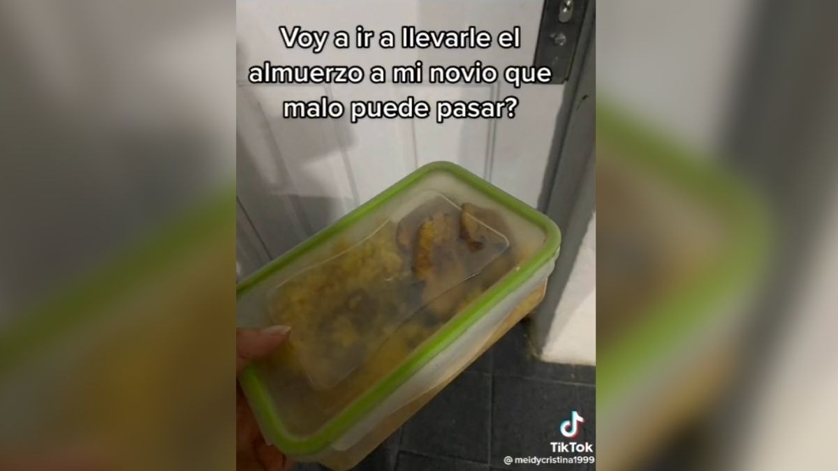 Mujer le lleva almuerzo a su novio y lo encuentra con otra mujer