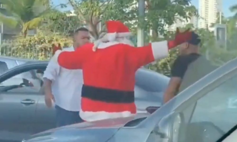 Santa Claus interviene en pelea