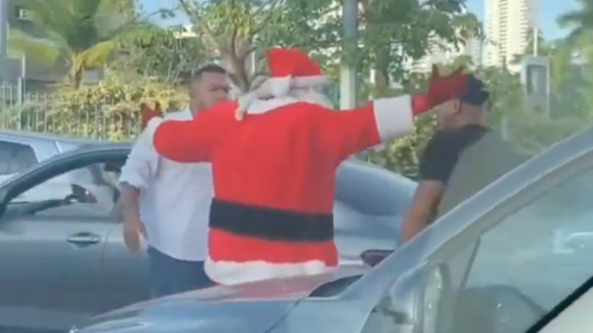 Santa Claus interviene en pelea