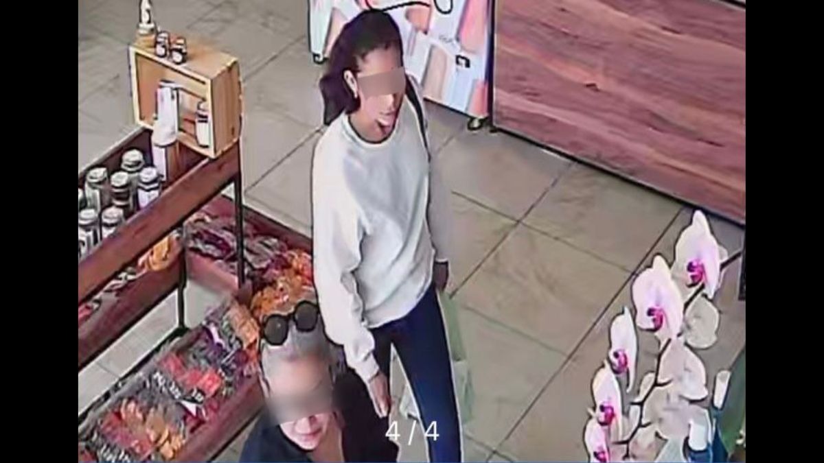 Graban a mujer robando en tienda de León